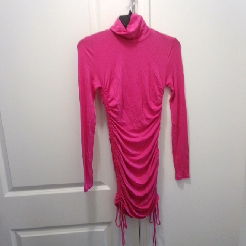 NWT Forever 21 Fuscia Ruched Long Sleeve Dress